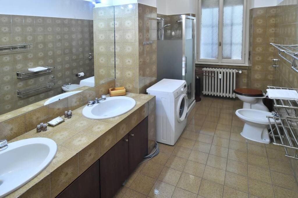 Ampio Appartamento Milano Centro Crocetta Luaran gambar