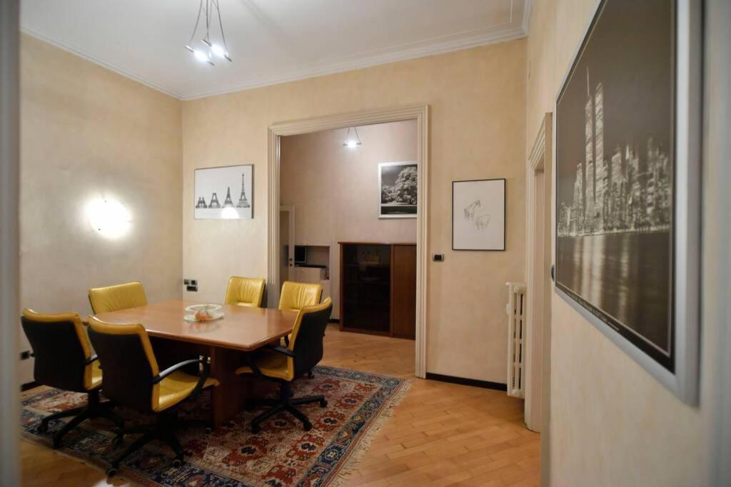 Ampio Appartamento Milano Centro Crocetta Luaran gambar